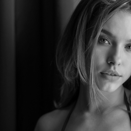 business headshot woman